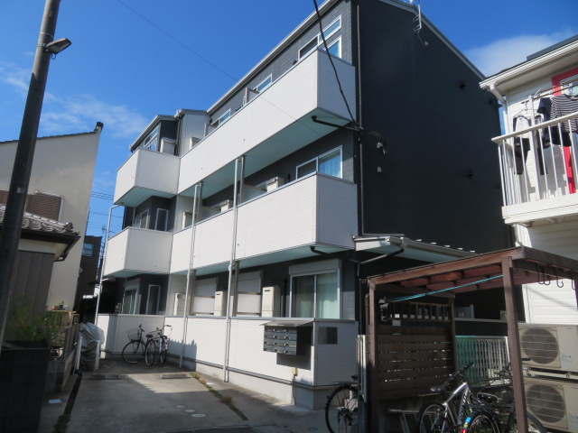 草加市谷塚町の一棟アパート