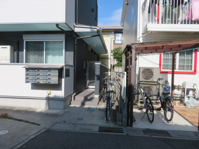 草加市谷塚町の一棟アパート