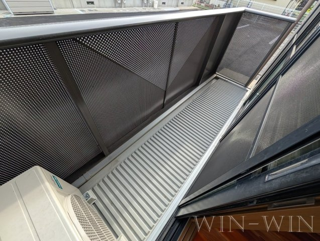 ユトリロ牛川のバルコニー