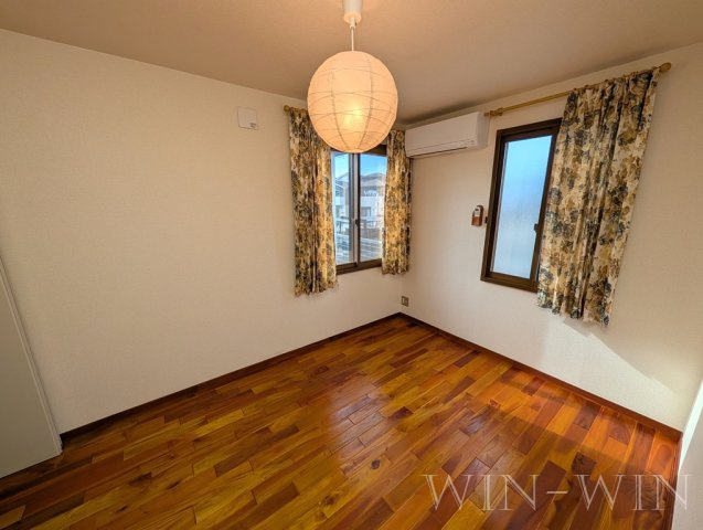 ユトリロ牛川の寝室