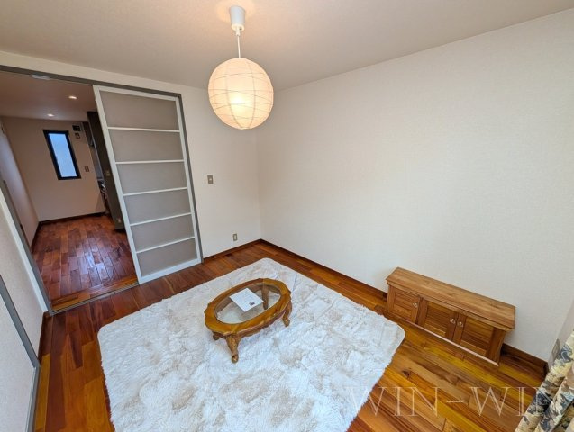 ユトリロ牛川の居間・リビング