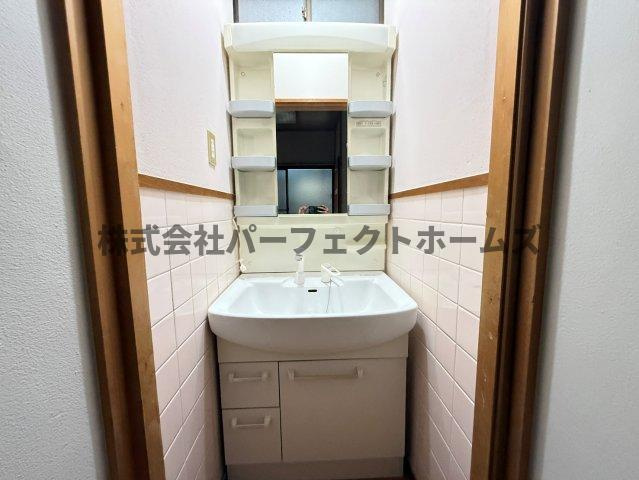 川勝町戸建　賃貸の独立洗面台|独立洗面台あり、毎朝おしゃれに忙しい女性の方におすすめです
