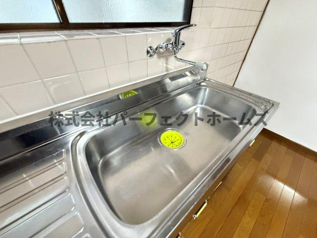 川勝町戸建　賃貸のキッチン|キッチンでお料理をお楽しみください