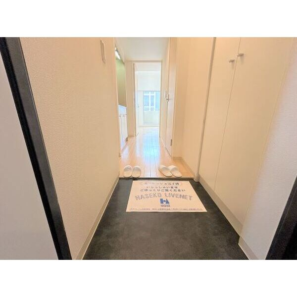 ドゥーエ江坂Ⅲの玄関