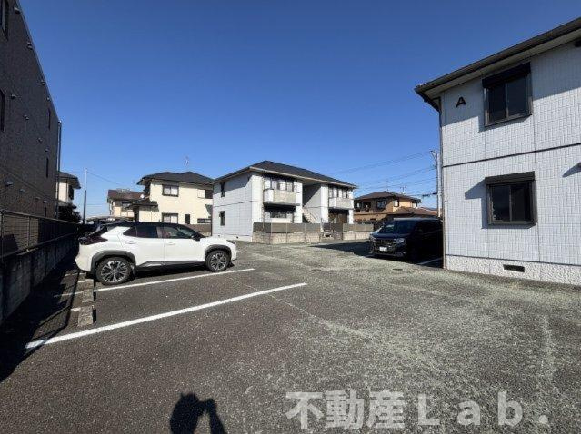 シャーメゾン古城　Ｂ棟の駐車場