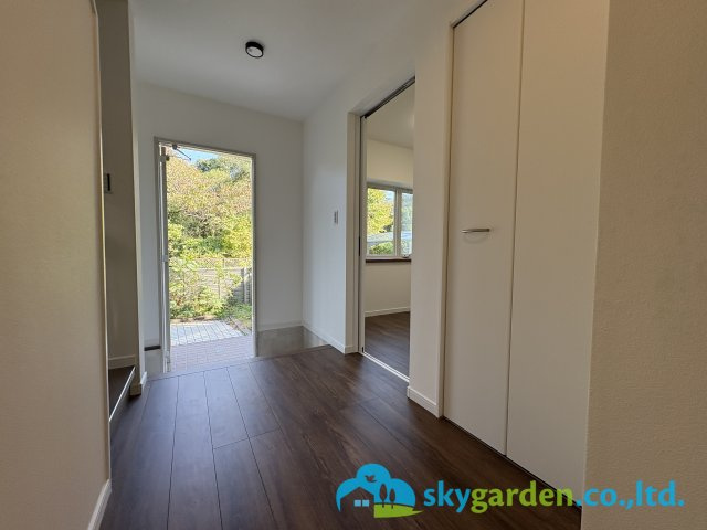 鎌倉市今泉台6丁目　中古戸建の内装|明るい色調の室内です