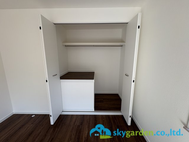 鎌倉市今泉台6丁目　中古戸建の収納|小物を収納するのに便利です