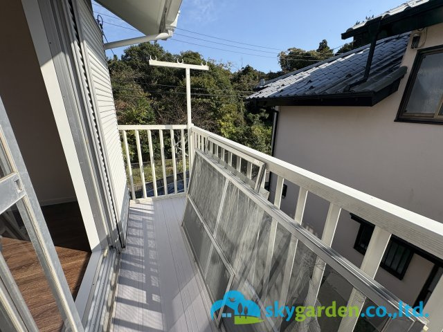 鎌倉市今泉台6丁目　中古戸建のバルコニー|開放的で明るい空間を演出してくれるバルコニーです