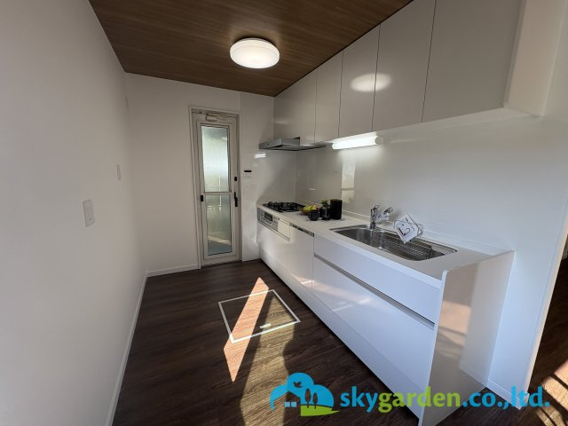 鎌倉市今泉台6丁目　中古戸建のキッチン|キッチンでお料理をお楽しみください