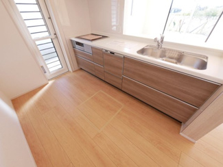 【キッチン】 | 甲府市国母2丁目 新築戸建 車3台 長期優良住宅 WIC×3 | 同建設会社の施工例