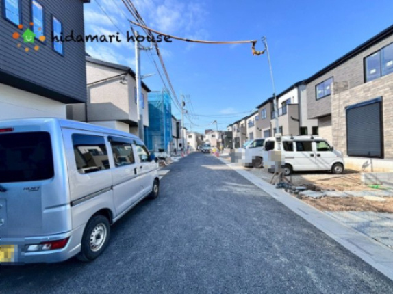 大宮指扇Northside　新築戸建　Fの前面道路含む現地写真