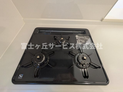 【その他】 | 豊橋市前芝町 58期 新築一戸建て 3号棟 | 3口コンロがあります