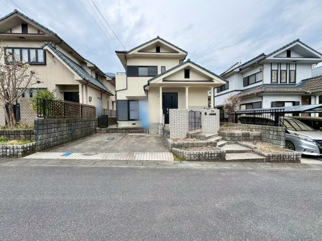 栗東市下戸山　中古戸建ての外観