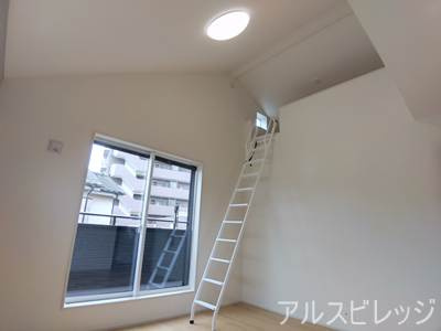 練馬区高松１丁目　新築一戸建　都営大江戸線　練馬春日町の洋室