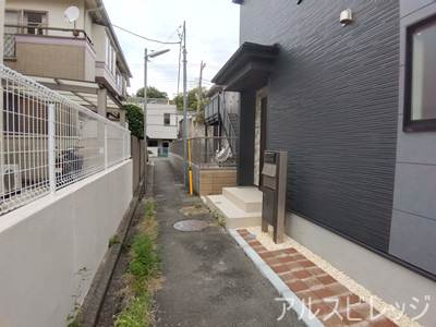 練馬区高松１丁目　新築一戸建　都営大江戸線　練馬春日町の前面道路含む現地写真