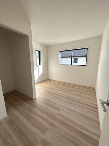 ＬＩＧＡＬＥ－リガーレ－　牛久市田宮町26期　1号棟の寝室|7.1帖のゆとりある洋室