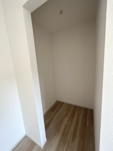 ＬＩＧＡＬＥ－リガーレ－　牛久市田宮町26期　1号棟の収納|ウォークインクローゼットにたっぷり収納できます