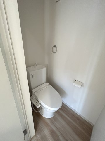 ＬＩＧＡＬＥ－リガーレ－　牛久市田宮町26期　1号棟のトイレ|トイレは各階に2ヶ所あるので家族世帯でも安心です