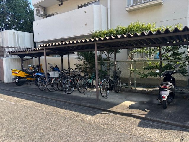 真栄マンション浮島の駐輪場