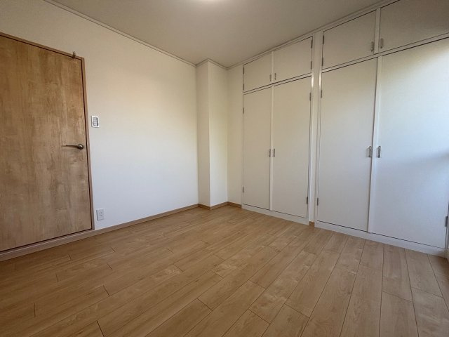 真栄マンション浮島の洋室