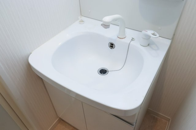 ラ・メゾンドサヴォイ　9階の独立洗面台|別号室のものです。現状優先となります。