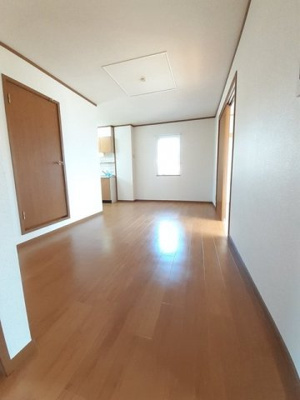 【居間・リビング】 | ラフィネ三井 | 使いやすい居間です