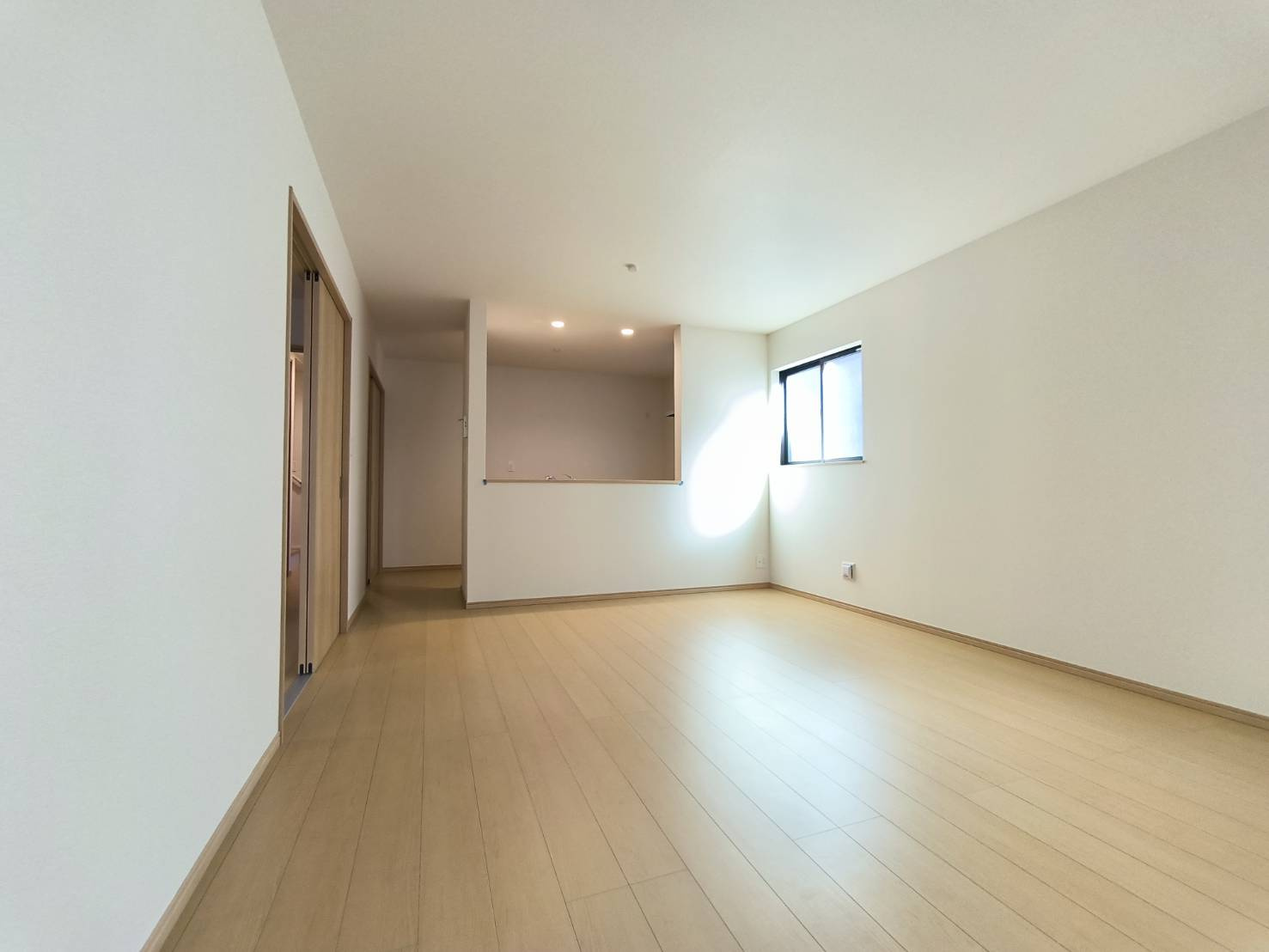 三郷市　戸ケ崎3丁目　新築戸建　全1棟の玄関|施工例です