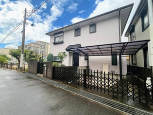 。阪急オアシスやコンビニなどの買物施設が近くに充実し生活大変便利。