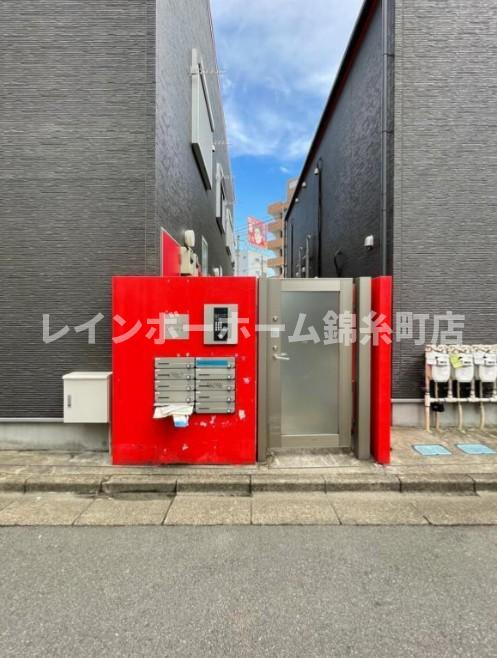 IVY HOUSE HORIKIRI N棟のエントランス