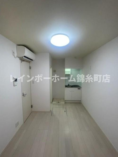 IVY HOUSE HORIKIRI N棟の居間・リビング