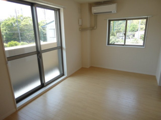 【居間・リビング】 | カレント中央　1LDK | リビング