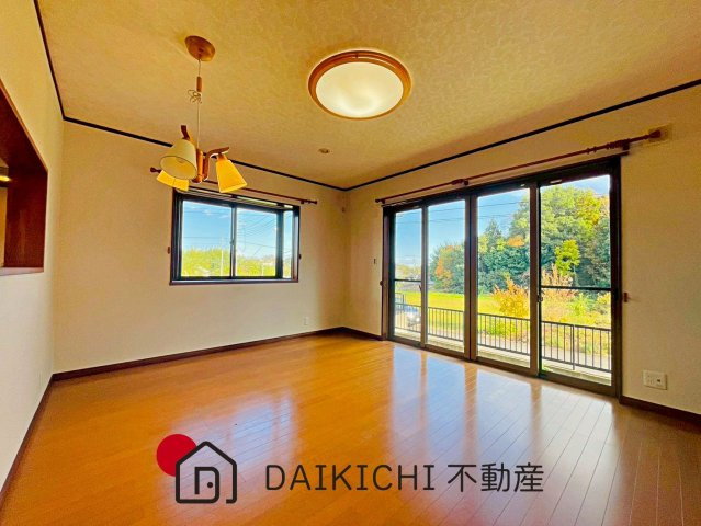 【居間・リビング】 | 吉見町大字北吉見　中古戸建