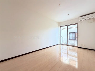 【居間・リビング】 | メゾンときわ井土ヶ谷