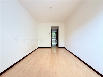 【居間・リビング】 | メゾンときわ井土ヶ谷