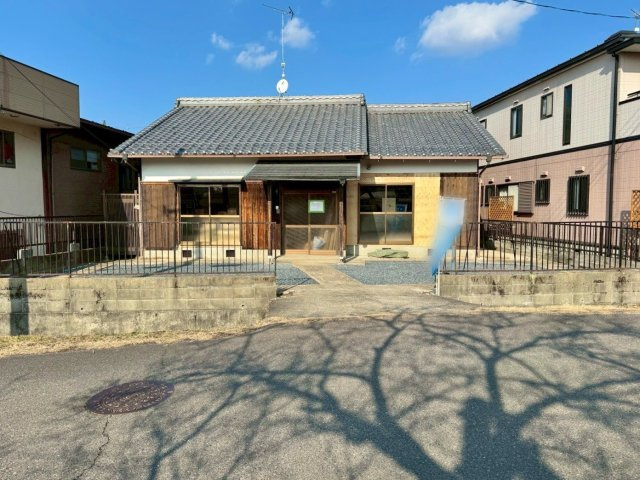 野洲市小篠原　中古戸建ての外観