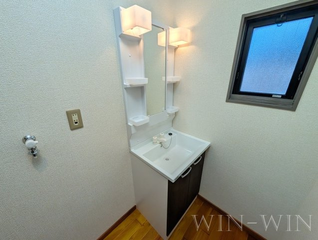 ユトリロ牛川の独立洗面台