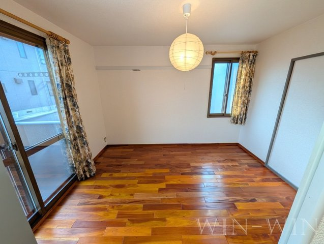 ユトリロ牛川の寝室