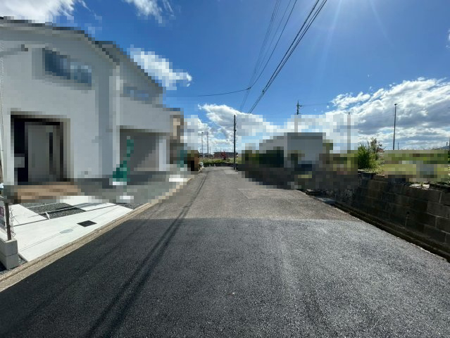 京都市西京区大原野上里鳥見町2期の前面道路含む現地写真|前道：北側公道幅員約6.0ｍ