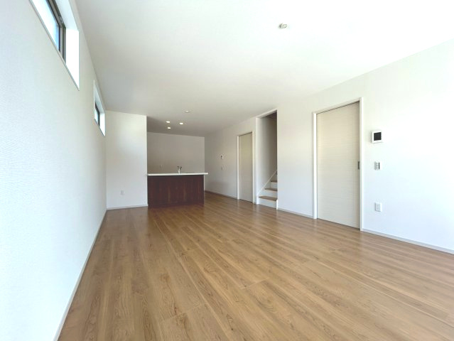 京都市西京区大原野上里鳥見町2期の居間・リビング|ナチュラルテイストのLDK（約18帖）
ご家族団らんの時間をお過ごしいただけます。