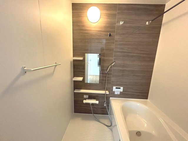 京都市西京区大原野上里鳥見町2期の浴室|約1坪サイズのゆったり浴室で、リラックスできるバスタイムを。