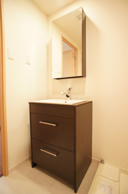 【洗面所】 | リブリ・Hugel山手 | 広い洗面スペース