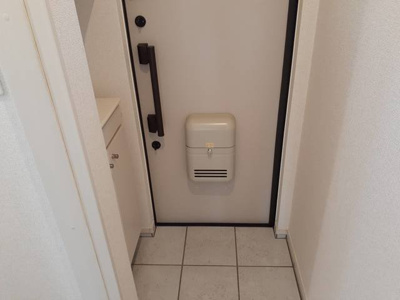 【玄関】 | ラフェリオⅡ | 収納もある玄関です