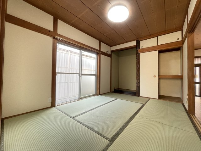 加古川市別府町新野辺町戸建の和室|1階和室約6帖