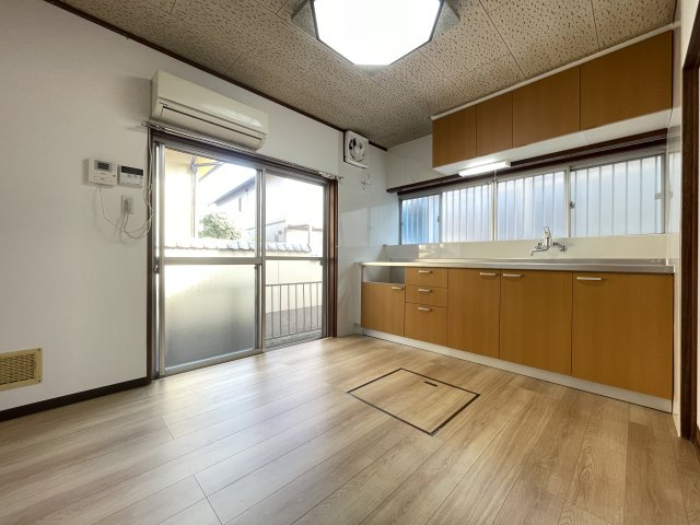 加古川市別府町新野辺町戸建のキッチン