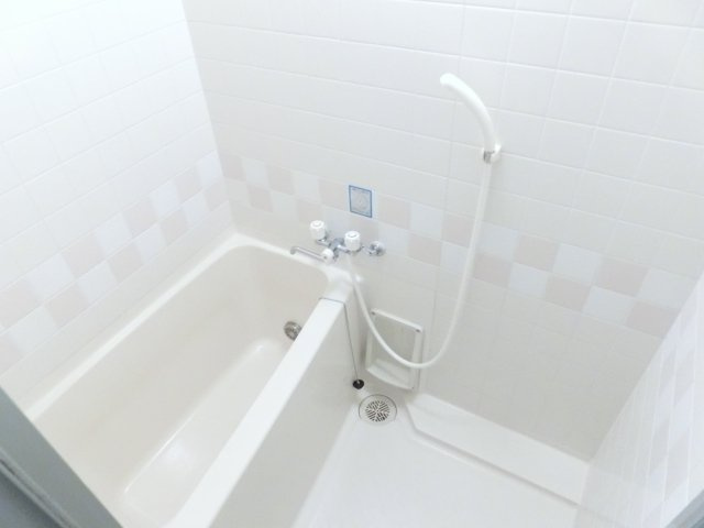 プルミエール美園の浴室|日々の疲れを癒すお風呂です