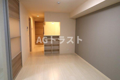 【居間・リビング】 | ルシエール上尾原市 | こちらの居間で趣味の時間をお楽しみください