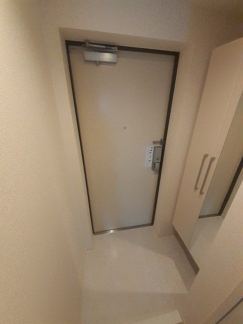 ローズボヌールⅢの玄関