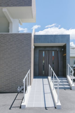 GAIKU宮前のエントランス