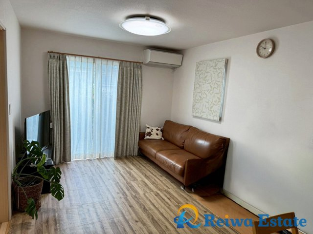 中古戸建　藤沢市城南1丁目の居間・リビング