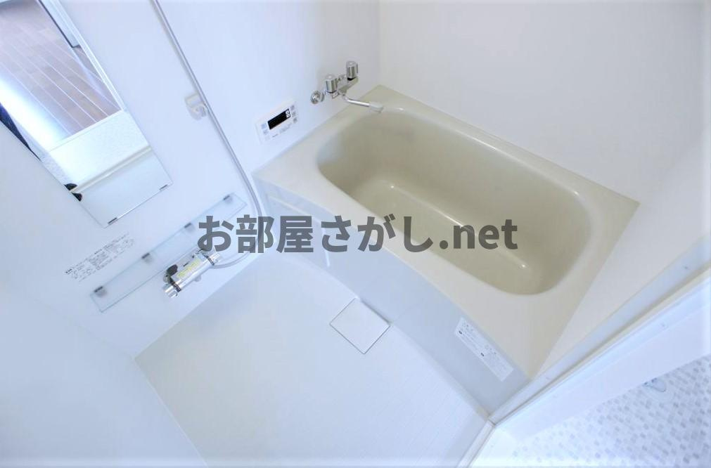 【8万円台で住める築浅駅近物件】La　Primavera　ラ・プリマヴェーラの浴室|お風呂です